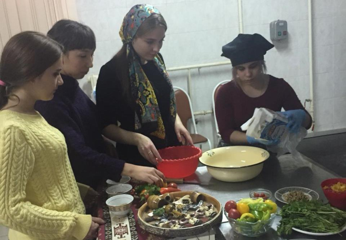 В Актобе прошел кулинарный мастер-класс по приготовлению кавказских блюд