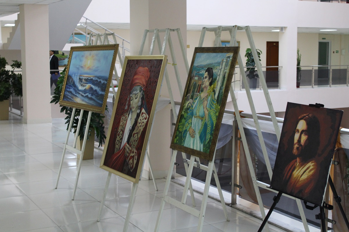В Алматинской области прошла выставка молодых художников