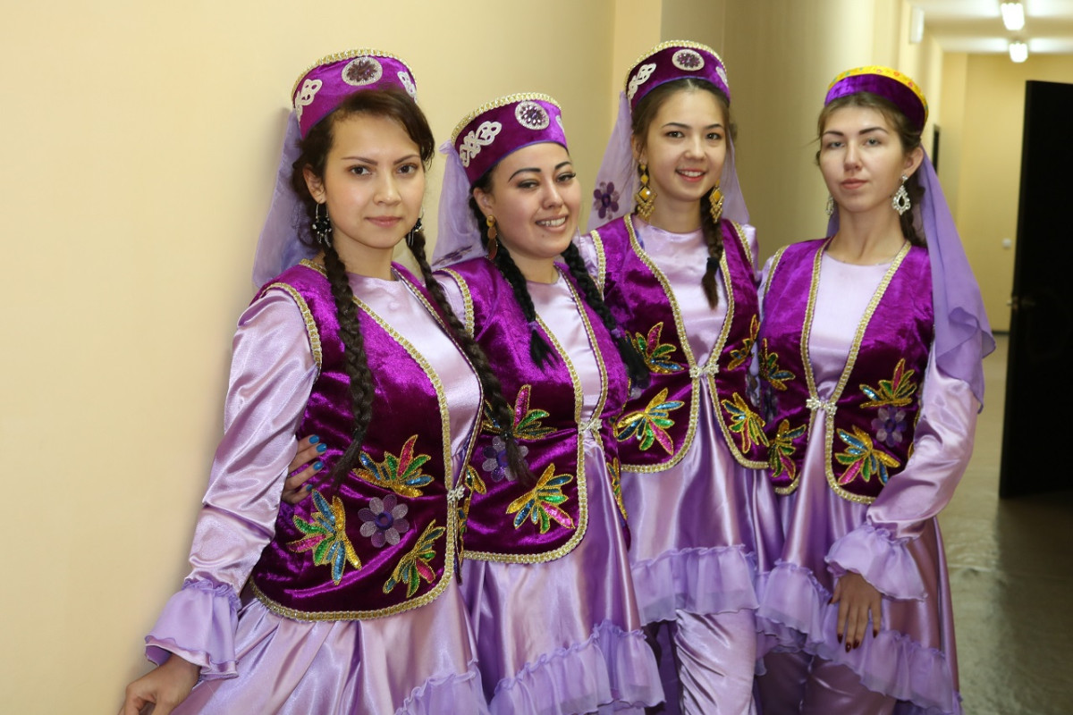 В Караганде праздник «Чак-чак Байрам» собрал все этнокультурные объединения