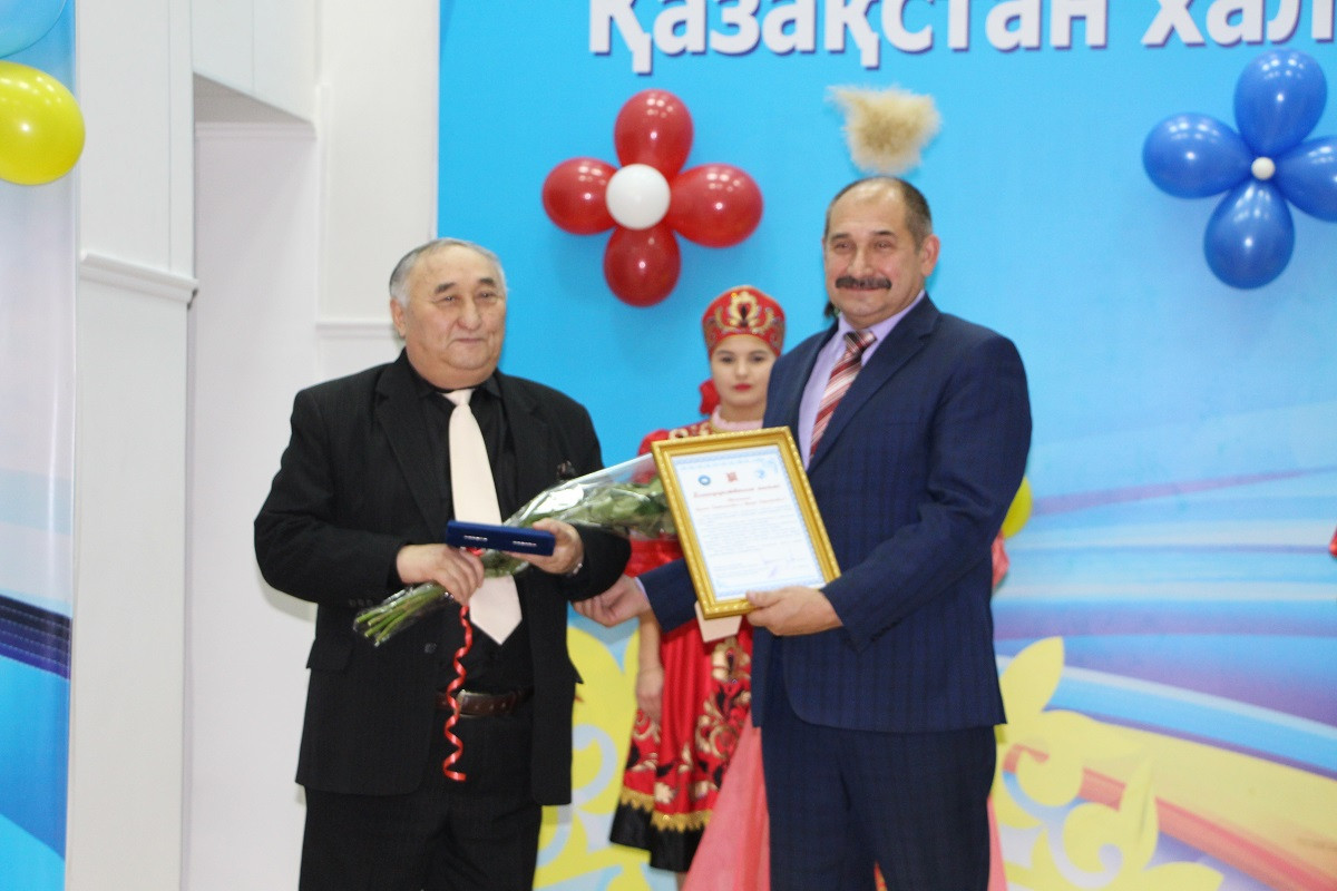 Единство народов Казахстана и России показали на сцене кокшетауского Дома дружбы