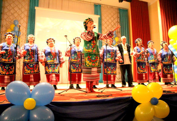 В Павлодаре 25-летие украинского этнокультурного центра отметили большой праздничной программой