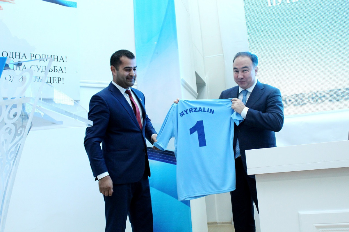 Акиму Акмолинской области предложили стать капитаном первой казахстанской футбольной команды АНК