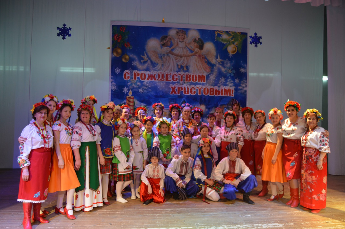 Украинский этнокультурный центр Актобе встретил Рождество праздничным караваем, а также песнями и плясками