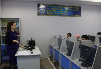 При карагандинском Доме дружбы заработал разговорный клуб «Мәміле», где любой желающий может изучать государственный язык