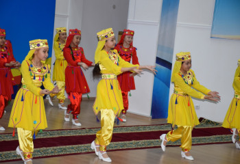 На День благодарности в Кокшетау провели обряд «Шашу» и поздравили с 60-летием председателя чечено-ингушского общества