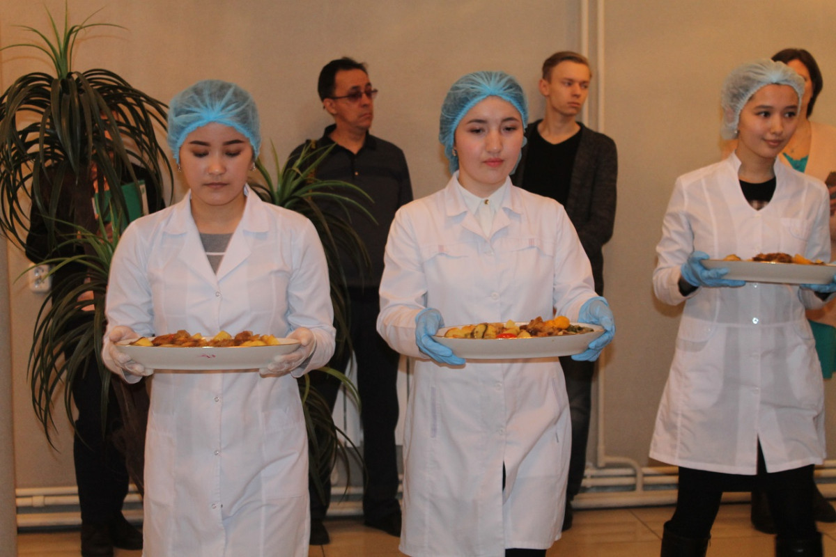 Кафедра «АНК» СКГУ в рамках лектория «Қазақтану» организовала мастер-класс национальной казахской кухни