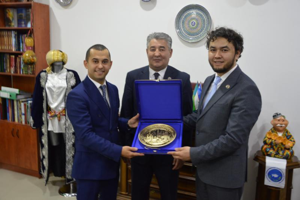 Представители столичного узбекского этнокультурного центра встретились с членами Всемирной ассоциации молодежи Узбекистана