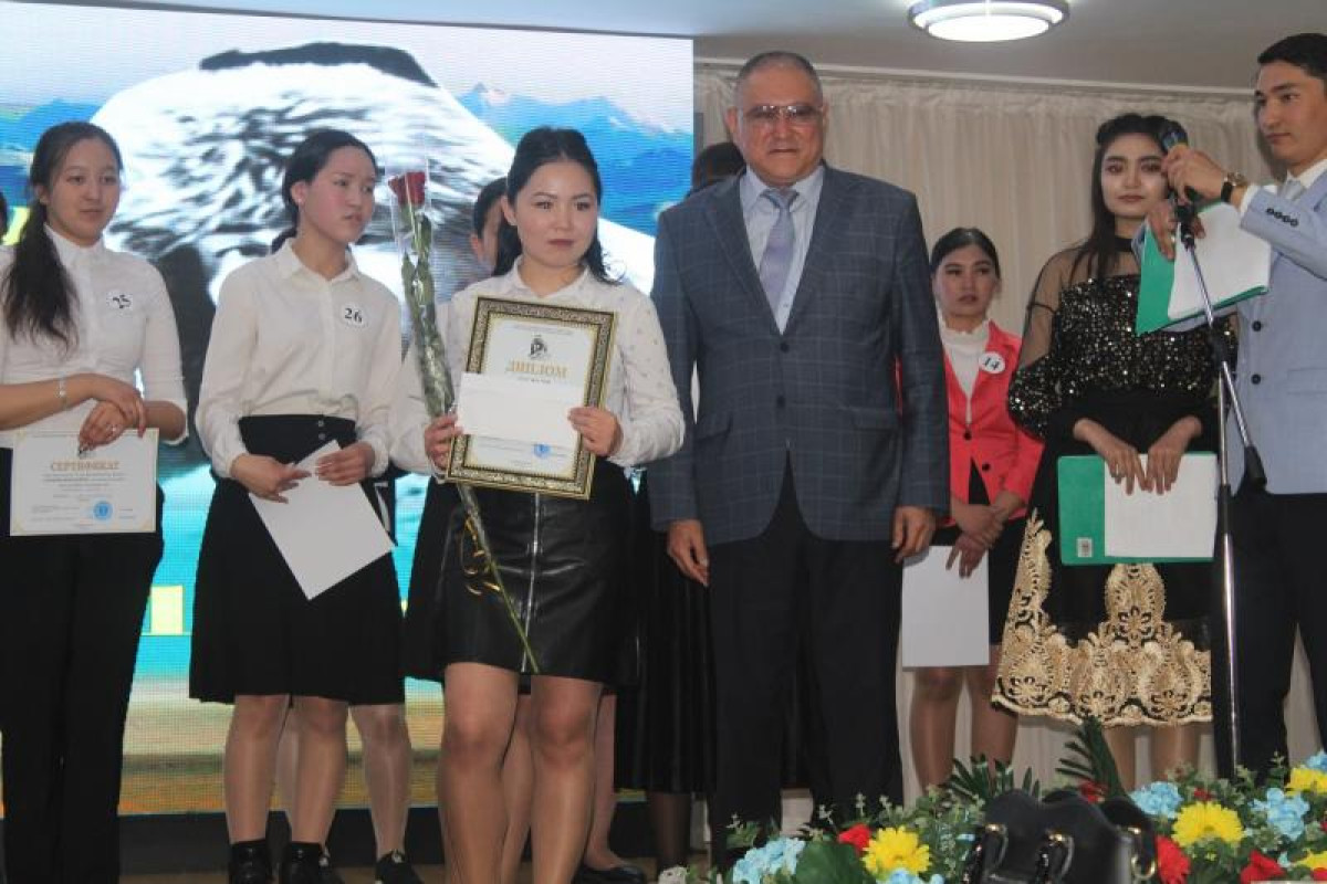 Студентка Талдыкорганского колледжа завоевала Гран-при поэтического конкурса, посвященного Ильясу Жансугурову