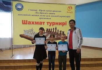 Игра в шахматы укрепляет дружбу среди народов