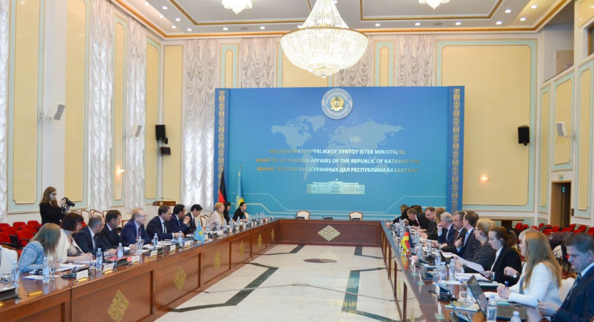 Казахстан предложил Германии упростить визовый режим для граждан РК
