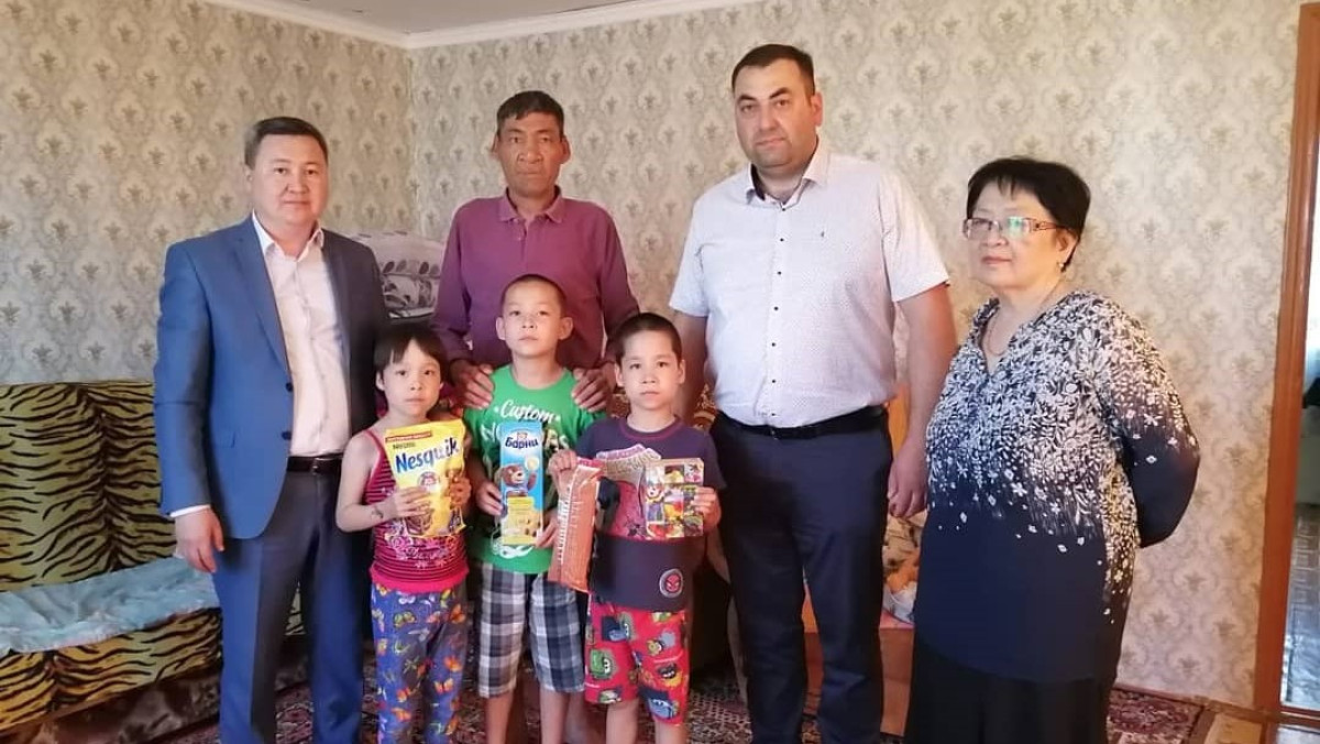 АНК Актюбинской области помогла многодетным и малообеспеченным семьям