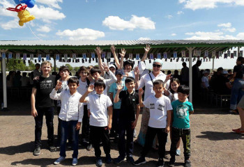 ЧЕЧЕНО-ИНГУШСКИЙ ЭТНОКУЛЬТУРНЫЙ ЦЕНТР ОРГАНИЗОВАЛ ПРАЗДНИК ДЛЯ ДЕТЕЙ В ОСАКАРОВКЕ