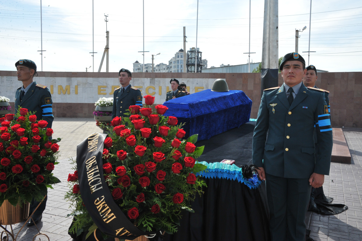 Важно помнить имена героев: Спустя 76 лет родной земле переданы останки воина, погибшего на Украине