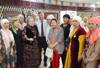 Российская делегация выразила желание развивать двустороннее сотрудничество и укреплять этническую взаимосвязь 