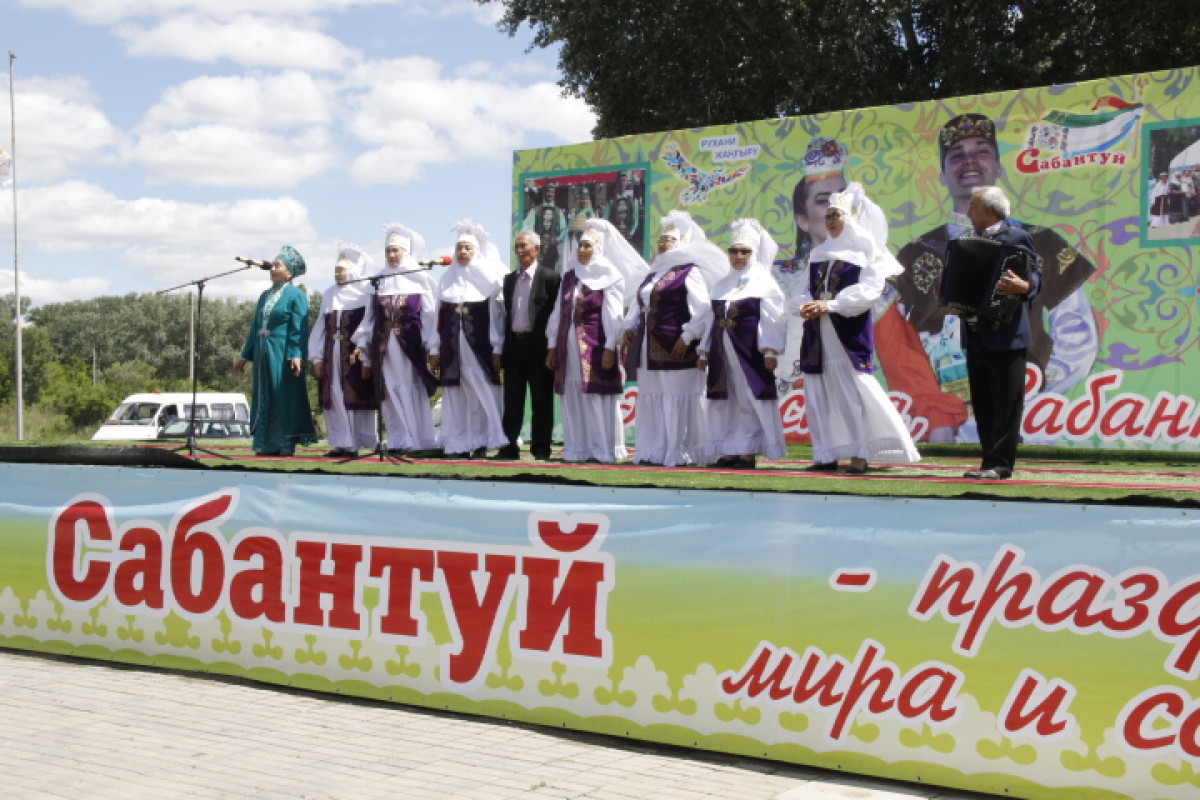 Сабантуй - яркое выражение любви татар земле и честному труду