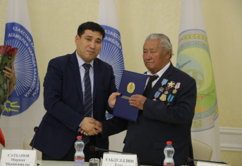 В ДОМЕ ДРУЖБЫ СОСТОЯЛАСЬ ПРЕЗЕНТАЦИЯ КНИГИ ВЕТЕРАНА ТРУДА