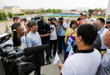 Александр Шин: Надеюсь, что автопробег станет толчком для переговоров между Севером и Югом Корейского полуострова