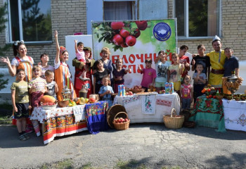 15 кг яблок и целый час веселья: В Костанае отметили «Яблочный спас»