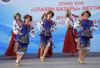 Столичный парк «Жетісу»: Заводные танцы и веселые песни представили славянские этнокультурные объединения