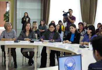 Столичный Совет матерей рассмотрел вопросы обеспечения прав и безопасности женщин в обществе