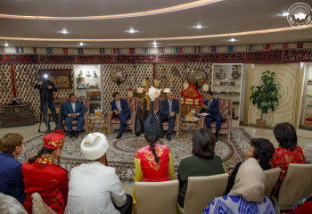 В Доме дружбы известные жырау рассказали о древнем искусстве молодежи