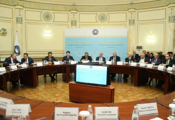 Жансеит Туймебаев предложил расширить состав общественных советов