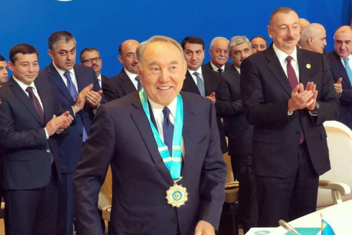 Нурсултан Назарбаев награждён Высшим Орденом Тюркского мира