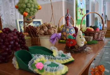   ﻿В Рудном участники немецкого праздники всячески пытались задобрить духа урожая