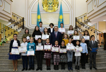 Дети всего мира знакомятся с Казахстаном