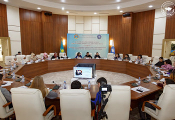 В столичном Доме дружбы обсудили вопросы влияния традиций на формирование молодежи