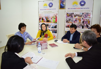 Пользователи отмечают, что «Ситуативный казахский» способствует быстрому и свободному владению государственному