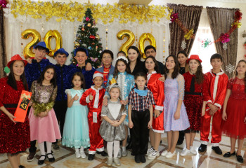 В Кызылорде Дед мороз исполнил новогодние желания всех воспитанников детской деревни