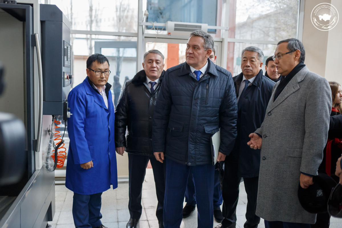 Leonid Prokopenko gets acquainted with the work of Kazakh Agrotechnical Unviersity
