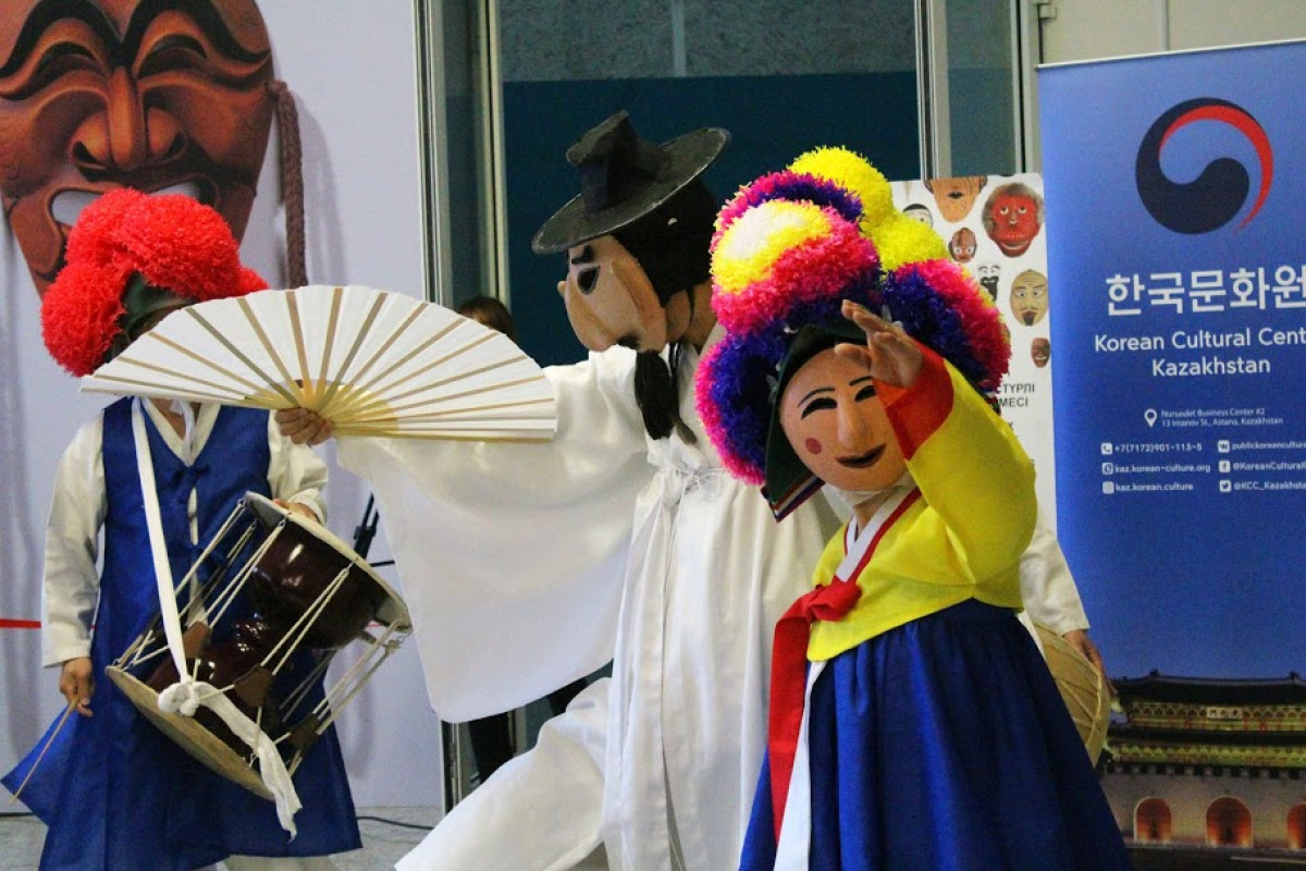 Traditional Korean Masks Hahoe presented in Astana
