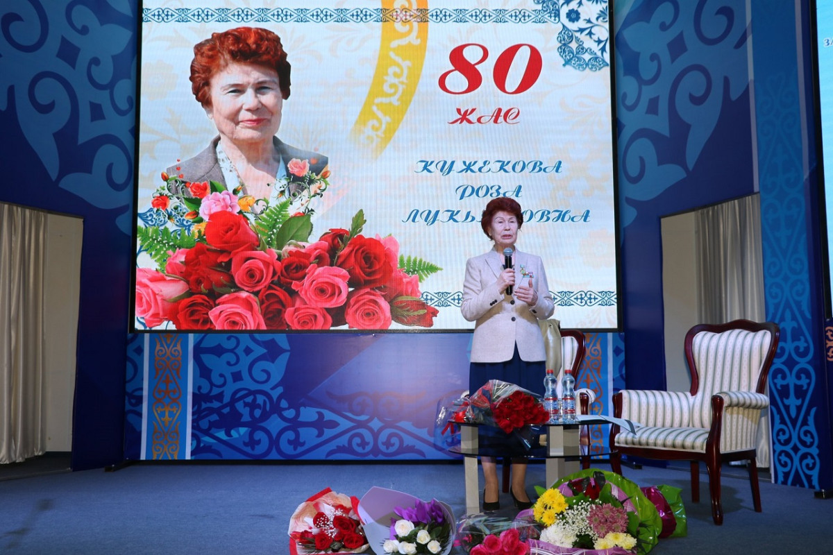 URALSK HONORED ROZA KUZHEKOVA, A LABOUR VETERAN AND MEMBER OF MOTHERS' COUNCIL