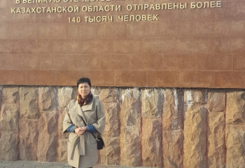 KAZAKH WOMAN FROM RUSSIA LOOKING FOR RELATIVES OF KAZAKH SOLDIERS WHO DIED DURING THE WAR