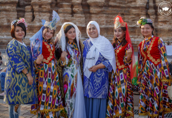  ‘Edges of East’ Festival: Bright Colours of East On One Stage