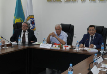 Әбен Нұрманов: тек орыс әдебиетінен іздегенім алдымнан шықты. Толстой шығармалары сұрақтарыма жауап бергендей