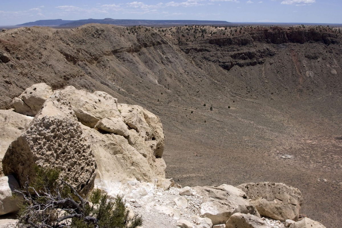 Шетелдік туристер көптеп келетін орындардың бірі - Жаманшың метеорит кратері Үкімет қорғауына алынуы тиіс