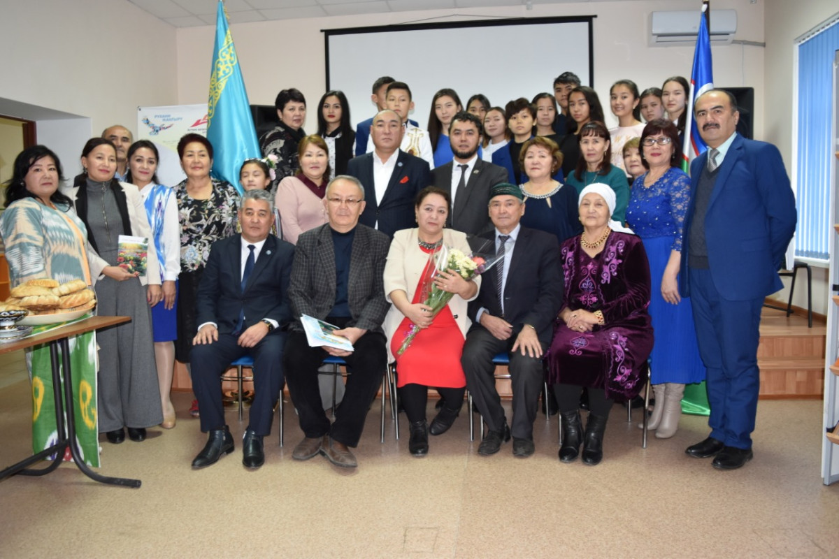 Астананың өзбек этномәдени орталығы тәрбиелік сипатқа ие кітаптың тұсауын кесті