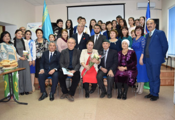 Астананың өзбек этномәдени орталығы тәрбиелік сипатқа ие кітаптың тұсауын кесті