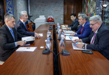 ҚХА УКРАИНА ЕЛШІСІН ҚАБЫЛДАДЫ