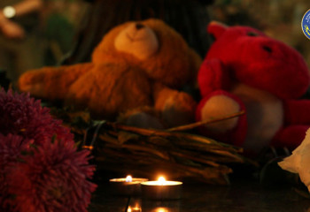 Жанарымнан аққан жас жүрегімді күйдірді: ҚХА мүшелері қайтыс болған балалардың туған-туыстарына сабыр тілейді