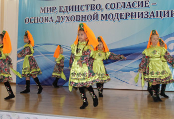 Татар-башқұрт орталығының жастары қарттарды мерекелерімен құттықтады