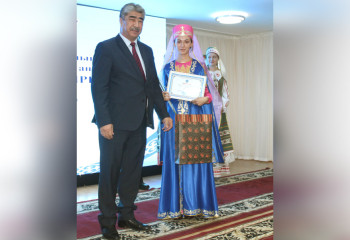 ТАЛДЫҚОРҒАНДА ӨТКЕН ОБЛЫСТЫҚ ФОРУМДА МӘНЕРЛЕП ОҚУ БАЙҚАУЫНЫҢ ЖЕҢІМПАЗДАРЫ МАРАПАТТАЛДЫ