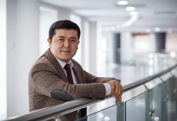 БҮГІН АСТАНА ҚАЛАСЫНЫҢ «ҰЙҒЫР ЭТНОМӘДЕНИ ОРТАЛЫҒЫ» ҚБ ТӨРАҒАСЫ РУСТАМ АБДУСАЛАМОВТЫҢ ТУҒАН КҮНІ