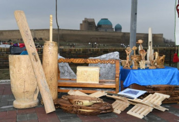 ТҮРКІСТАНДА ҚОЛӨНЕР ШЕБЕРЛЕРІНІҢ КӨРМЕСІ ӨТТІ