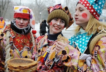 ШЫМКЕНТТІКТЕР МАСЛЕНИЦА МЕРЕКЕСІН ТОЙЛАП, ҚЫСПЕН ҚОШТАСТЫ