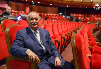 Ұйғыр халқының белгілі жазушы-драматургы Ахметжан Аширидің пьесалар жинағы жарық көрді