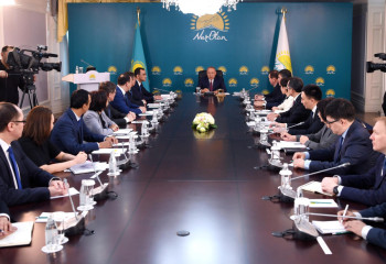 Елбасы «Nur Otan» партиясының орталық аппаратында болды